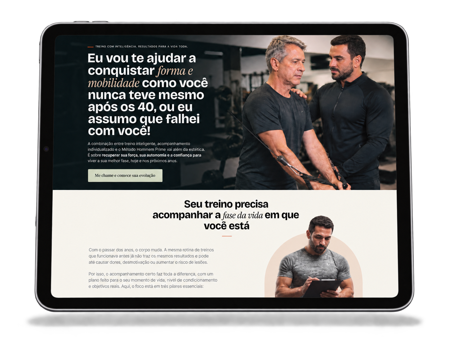Website de uma assessoria de Personal Trainer exibido em um dispositivo, com apresentação da proposta e convite para iniciar uma conversa.